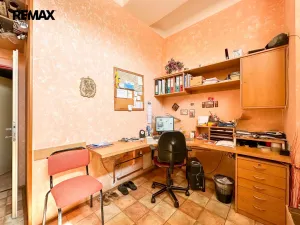 Prodej obchodního prostoru, Dobříš, Mírové náměstí, 503 m2