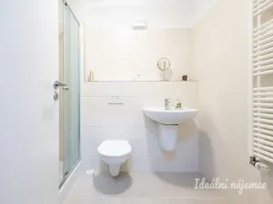 Pronájem bytu 1+kk, Praha - Dejvice, Máslova, 34 m2