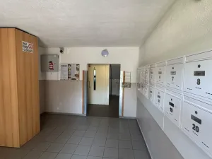 Pronájem bytu 1+1, Chomutov, Pod Břízami, 36 m2