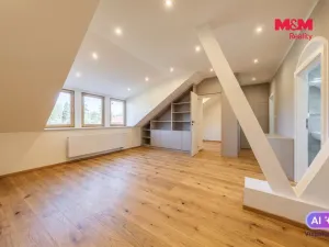 Prodej bytu 3+1, Ostrov, Masarykova, 87 m2