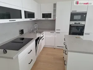 Pronájem bytu 1+kk, Praha - Nusle, Nuselská, 34 m2
