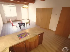 Pronájem bytu 2+kk, Jihlava, Komenského, 52 m2