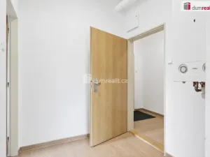 Pronájem bytu 1+kk, Praha - Březiněves, Na hlavní, 30 m2