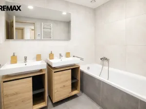 Pronájem bytu 3+kk, Praha - Hloubětín, Poděbradská, 70 m2