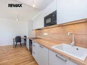 Prodej bytu 2+kk, Praha - Radlice, U Komína, 41 m2