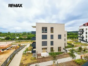 Pronájem bytu 3+kk, Praha - Modřany, Kolmanova, 77 m2