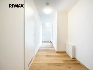 Pronájem bytu 3+kk, Praha - Modřany, Kolmanova, 77 m2