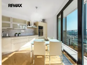 Pronájem bytu 2+kk, Praha - Žižkov, Ke kapslovně, 70 m2