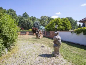 Prodej rodinného domu, Sezemice - Veská, 400 m2