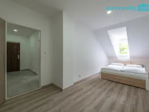 Prodej atypického bytu, Karlovy Vary, T. G. Masaryka, 194 m2