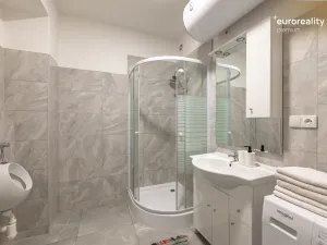Prodej atypického bytu, Karlovy Vary, T. G. Masaryka, 194 m2