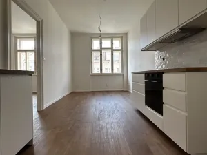 Pronájem bytu 2+kk, Praha - Nusle, Jaromírova, 43 m2