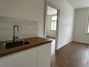 Pronájem bytu 2+kk, Praha - Nusle, Jaromírova, 43 m2