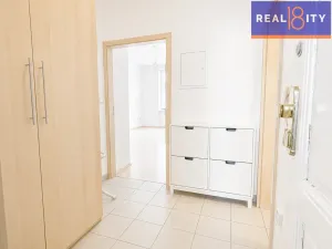 Prodej bytu 2+kk, Praha, Jaselská, 59 m2