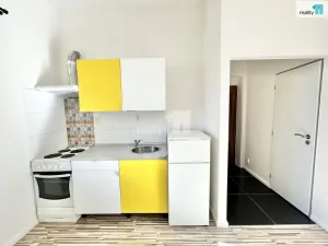 Pronájem bytu 2+kk, Praha - Hrdlořezy, Českobrodská, 35 m2