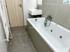 Pronájem bytu 3+kk, Praha - Hrdlořezy, Českobrodská, 65 m2