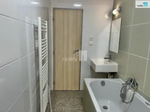 Pronájem bytu 3+kk, Praha - Hrdlořezy, Českobrodská, 65 m2