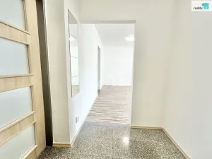 Pronájem bytu 3+kk, Praha - Hrdlořezy, Českobrodská, 65 m2