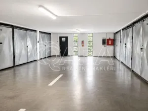 Pronájem garáže, Praha - Kobylisy, Frýdlantská, 18 m2