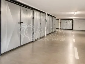 Pronájem garáže, Praha - Kobylisy, Frýdlantská, 18 m2