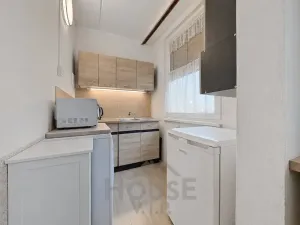 Prodej bytu 1+1, Praha - Háje, Matúškova, 30 m2
