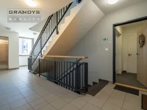 Pronájem bytu 3+kk, Praha, K Beranovu, 77 m2