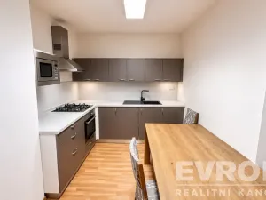 Pronájem bytu 3+1, Mladá Boleslav - Mladá Boleslav II, Komenského náměstí, 113 m2
