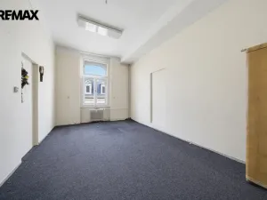 Prodej kanceláře, Karlovy Vary, Jaltská, 61 m2