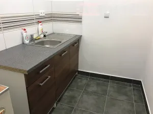 Pronájem kanceláře, Hradec Králové - Pražské Předměstí, Nerudova, 18 m2
