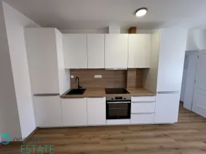 Prodej bytu 2+kk, Praha, Seifertova, 42 m2