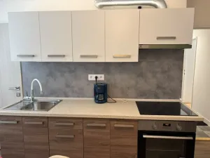 Pronájem bytu 2+1, Pardubice, Bratranců Veverkových, 51 m2
