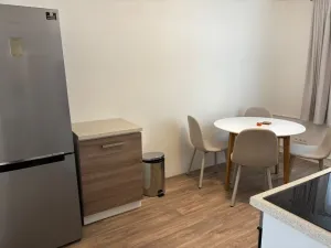 Pronájem bytu 2+1, Pardubice, Bratranců Veverkových, 51 m2