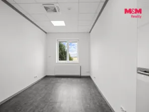 Pronájem kanceláře, Pletený Újezd, Družstevní, 451 m2