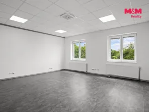 Pronájem kanceláře, Pletený Újezd, Družstevní, 451 m2