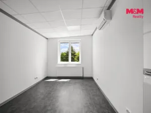 Pronájem kanceláře, Pletený Újezd, Družstevní, 451 m2