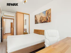 Pronájem bytu 2+kk, Praha - Vysočany, Podkovářská, 54 m2