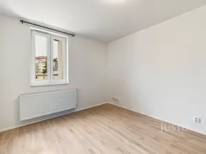 Pronájem bytu 1+kk, Praha - Libeň, V zahradách, 25 m2