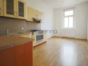 Pronájem bytu 2+1, Praha, 28. pluku, 70 m2