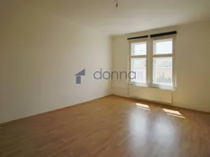 Pronájem bytu 2+1, Praha, 28. pluku, 70 m2