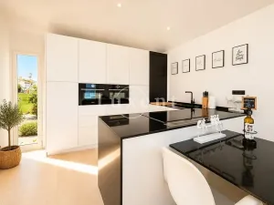 Prodej vily, Estepona, Španělsko, 168 m2