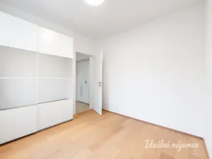 Pronájem bytu 2+kk, Praha - Smíchov, Akáciová, 53 m2
