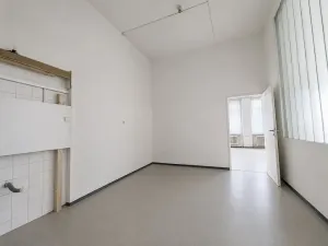Pronájem výrobních prostor, Brno, Šujanovo náměstí, 134 m2