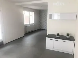Pronájem obchodního prostoru, Jindřichův Hradec, Školní, 40 m2