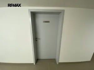 Pronájem bytu 2+kk, Praha - Modřany, Komořanská, 53 m2