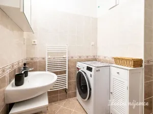 Pronájem bytu 2+kk, Praha - Troja, Hnězdenská, 46 m2