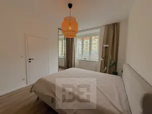 Pronájem bytu 2+kk, Praha - Žižkov, Biskupcova, 51 m2