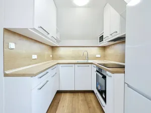 Pronájem bytu 2+kk, Plzeň, Pod Košutkou, 38 m2