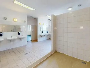 Pronájem kanceláře, Hradec Králové, Akademika Bedrny, 470 m2