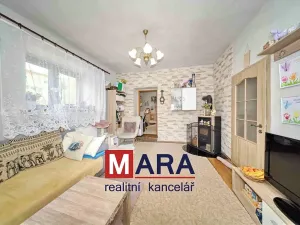 Prodej rodinného domu, Charváty, 140 m2