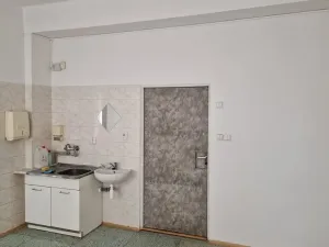 Pronájem ordinace, Karlovy Vary, Kpt. Jaroše, 79 m2